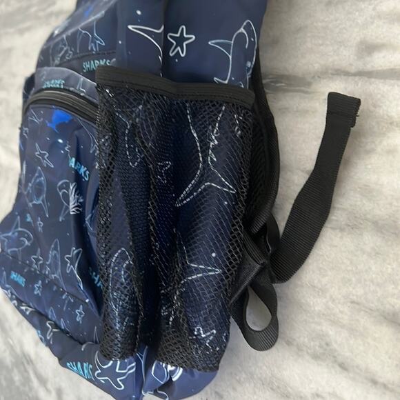 Shark Print Child’s Backpack New without Tags Lightweight Back to School - Picture 3 of 7